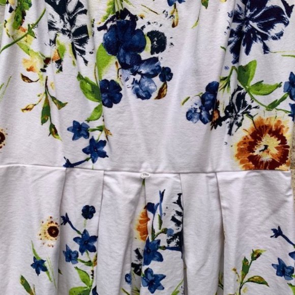 Sleeveless floral dress size 8 - Picture 3 of 8